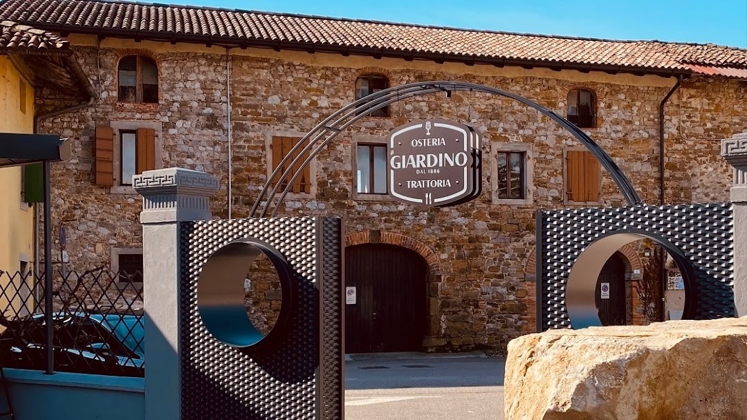 JUST FRIENDS SOCIETA' AGRICOLA  A  R.L.