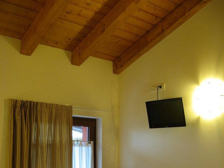 JUST FRIENDS SOCIETA' AGRICOLA  A  R.L.