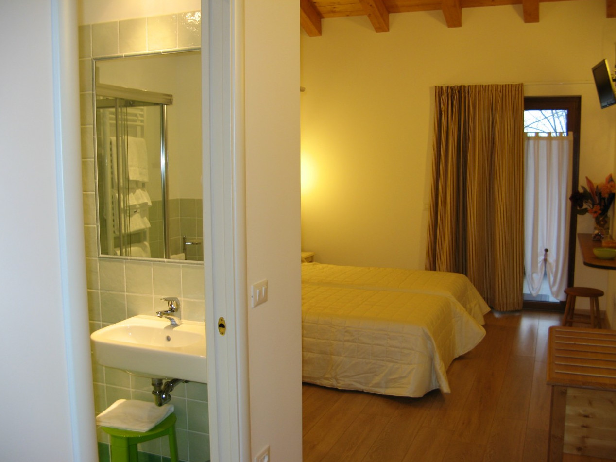 JUST FRIENDS SOCIETA' AGRICOLA  A  R.L.