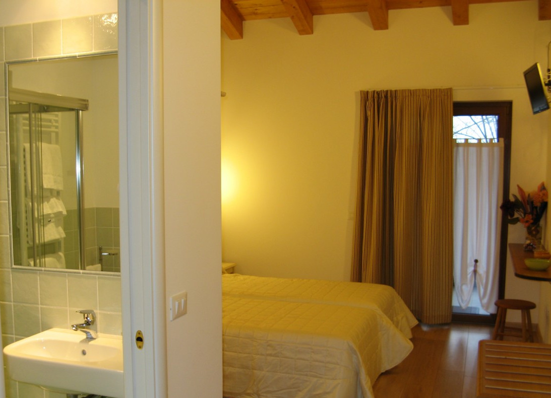 JUST FRIENDS SOCIETA' AGRICOLA  A  R.L.